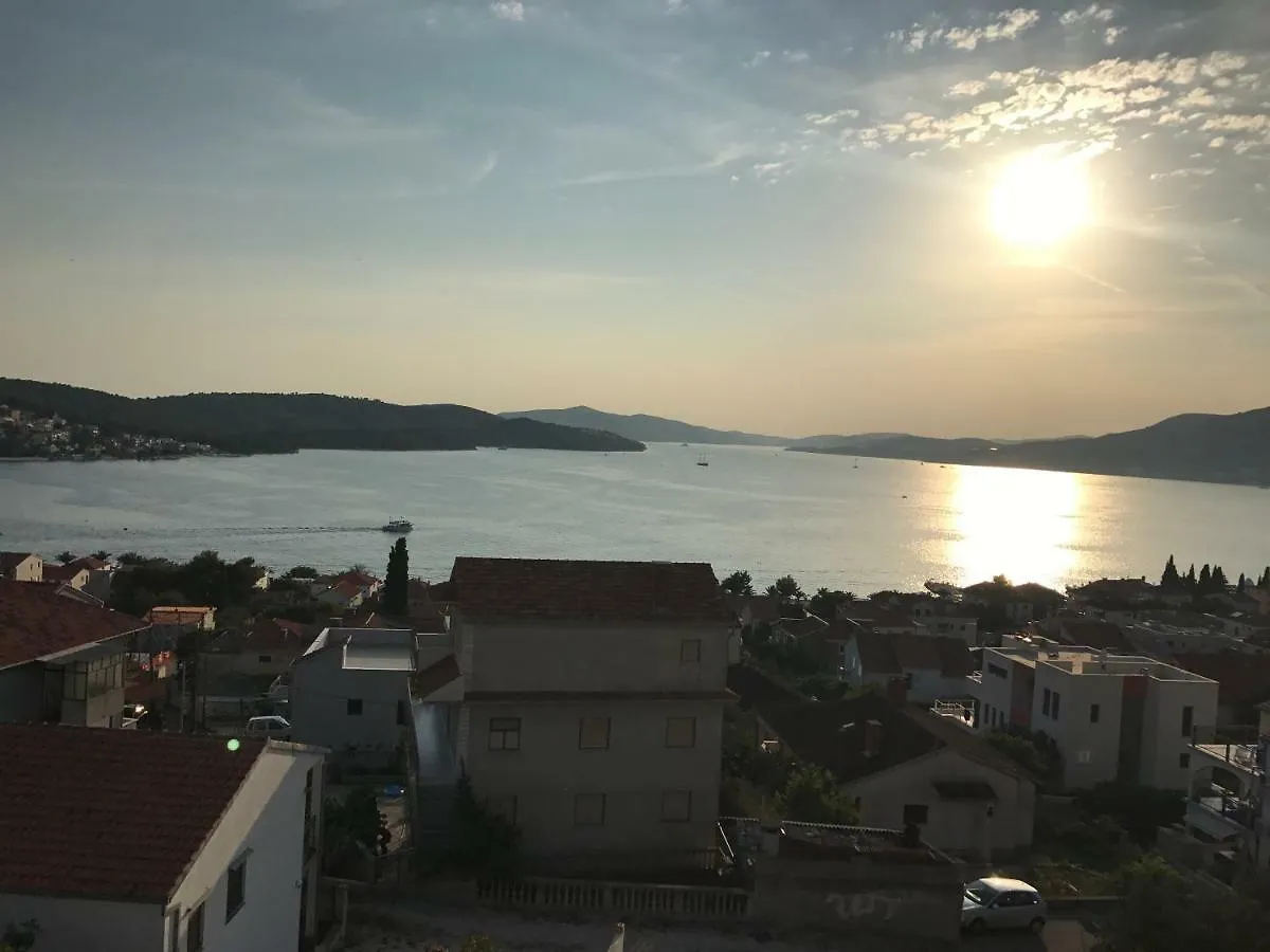Apartments Gazebo Trogir 0*,