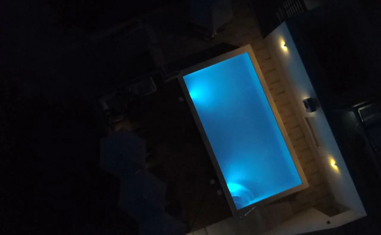 Apartments Gazebo Τρογκίρ